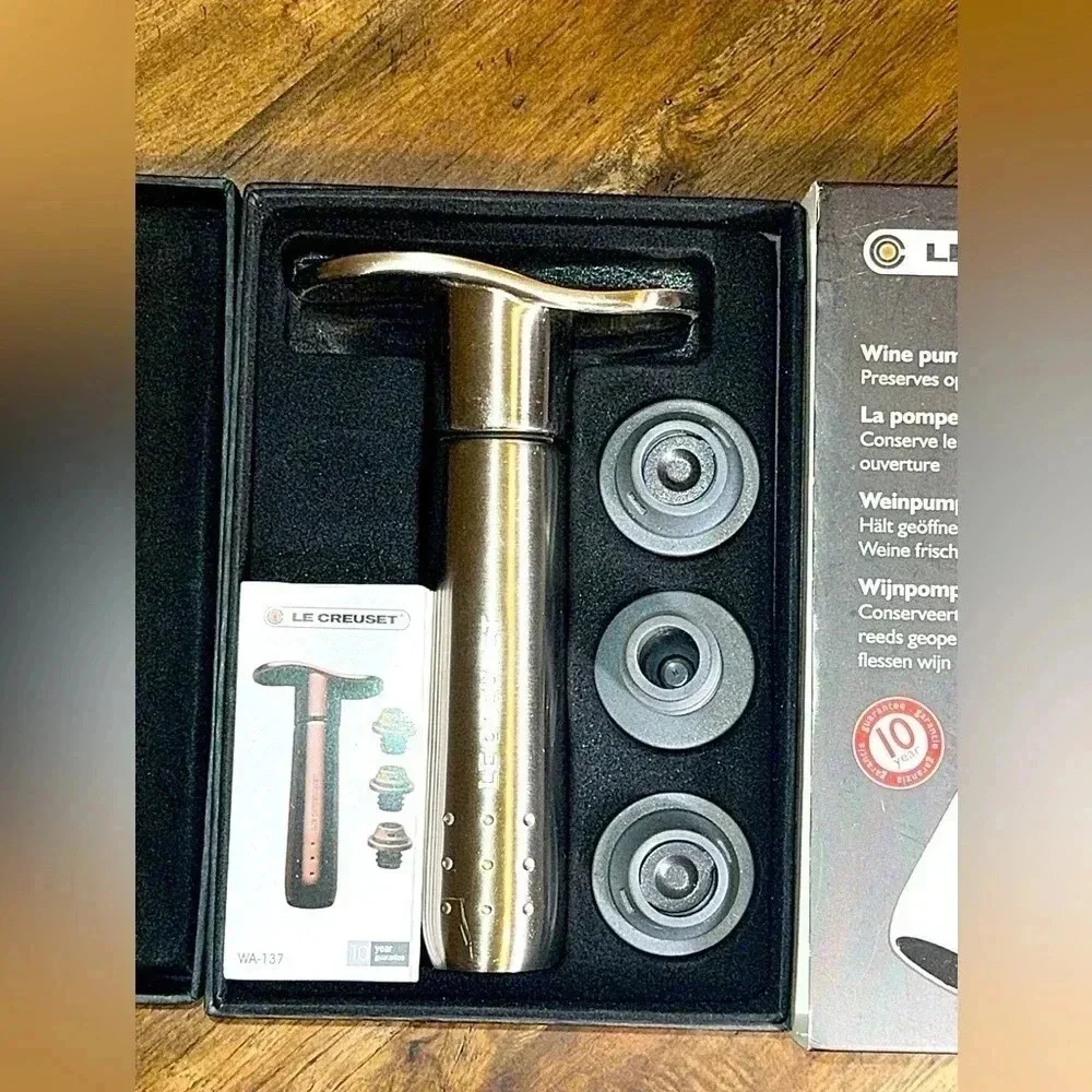 NWT Le Creuset WA-137AS Metal 🍷 Pump Preserves Open 🍷 (Stainless Steel)